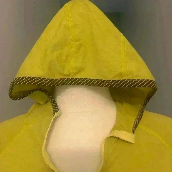 Carve Designs Medium lightweight pullover - Picture 3 of 9